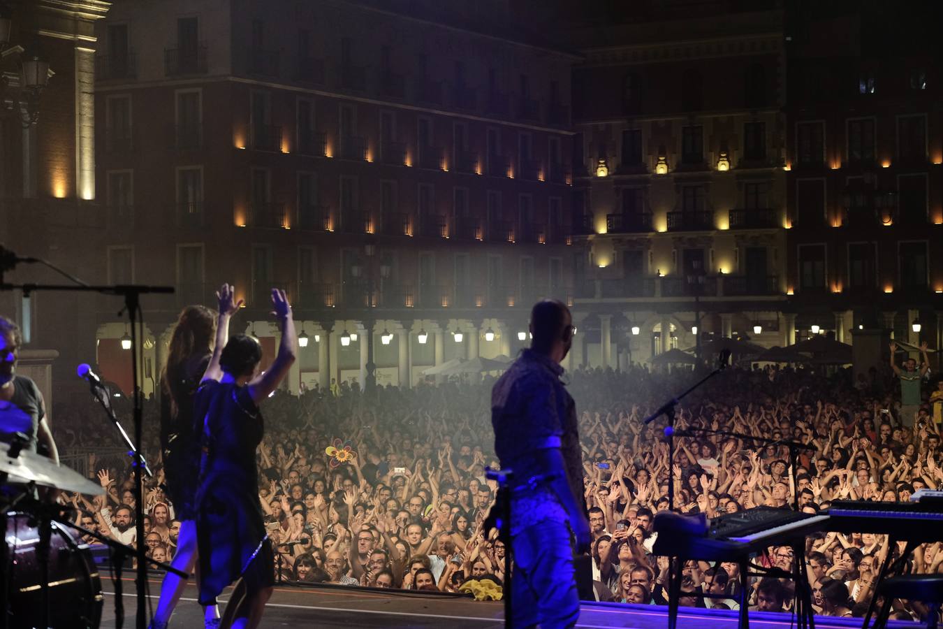 Fotos: Concierto de Rozalén en la Plaza Mayor de Valladolid | El Norte