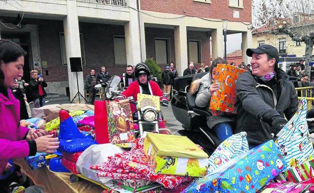 Los Juguetes Para Los Ninos Necesitados Llegan Sobre Ruedas A Venta De Banos El Norte De Castilla