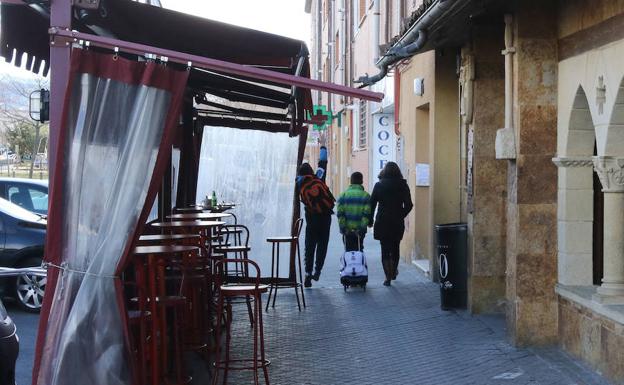 El Ayuntamiento De Segovia Limita A Los Bares Los Permisos