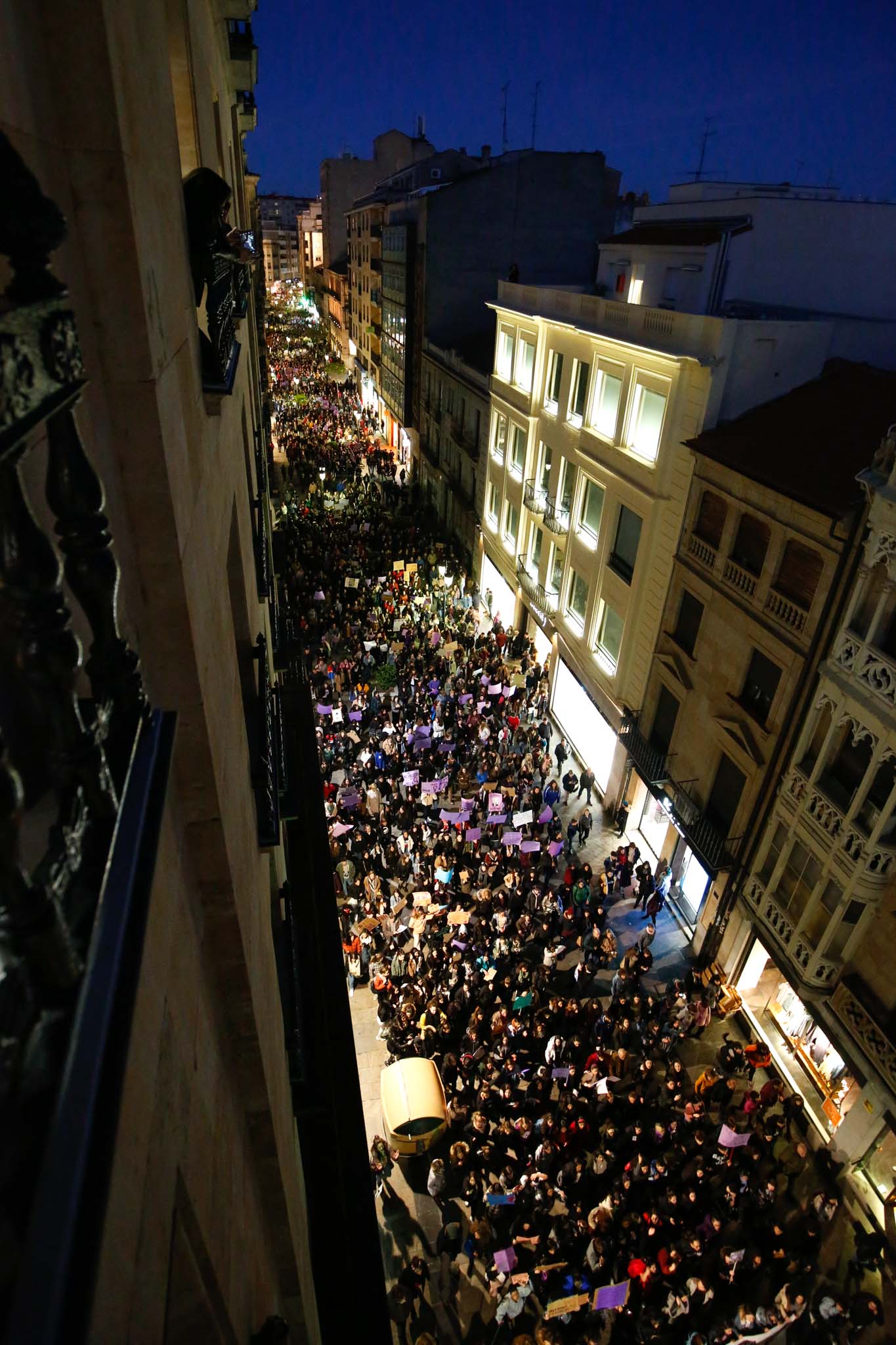 https://static1.elnortedecastilla.es/www/multimedia/201903/08/media/MM-mani-general-salamanca/_8ML2144.jpg