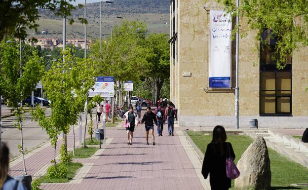 La Mitad De Los Universitarios De Castilla Y Leon Eligen A La Usal