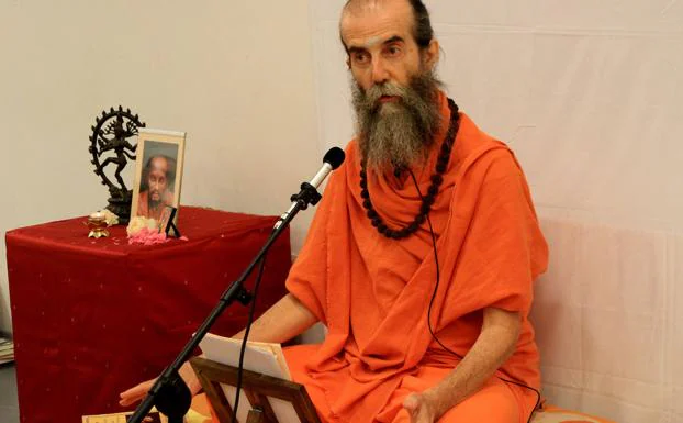 Swami Satyananda, durante el seminario que ofreció este sábado en Palacio Quintanar./Antonio Tanarro