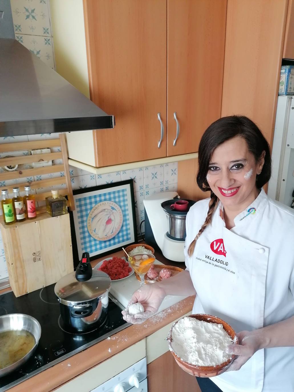 Maria Jose Hernandez En Valladolid Se Hace Arte Con La Cocina En Miniatura El Norte De Castilla