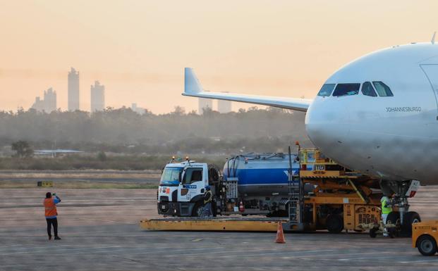 Los países se lanzan al rescate de sus aerolíneas ante el riesgo de