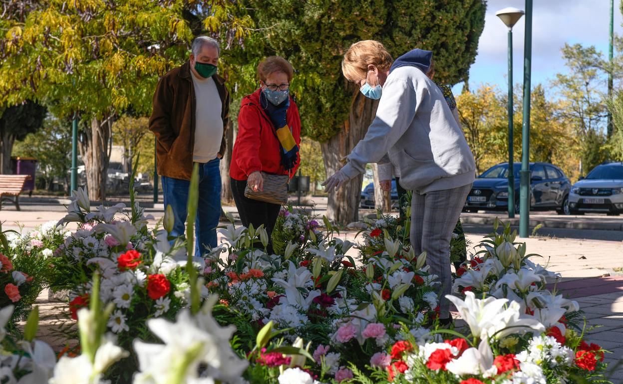 Coronavirus Valladolid Menos Flores En Los Cementerios El Dia De Todos Los Santos El Norte De Castilla