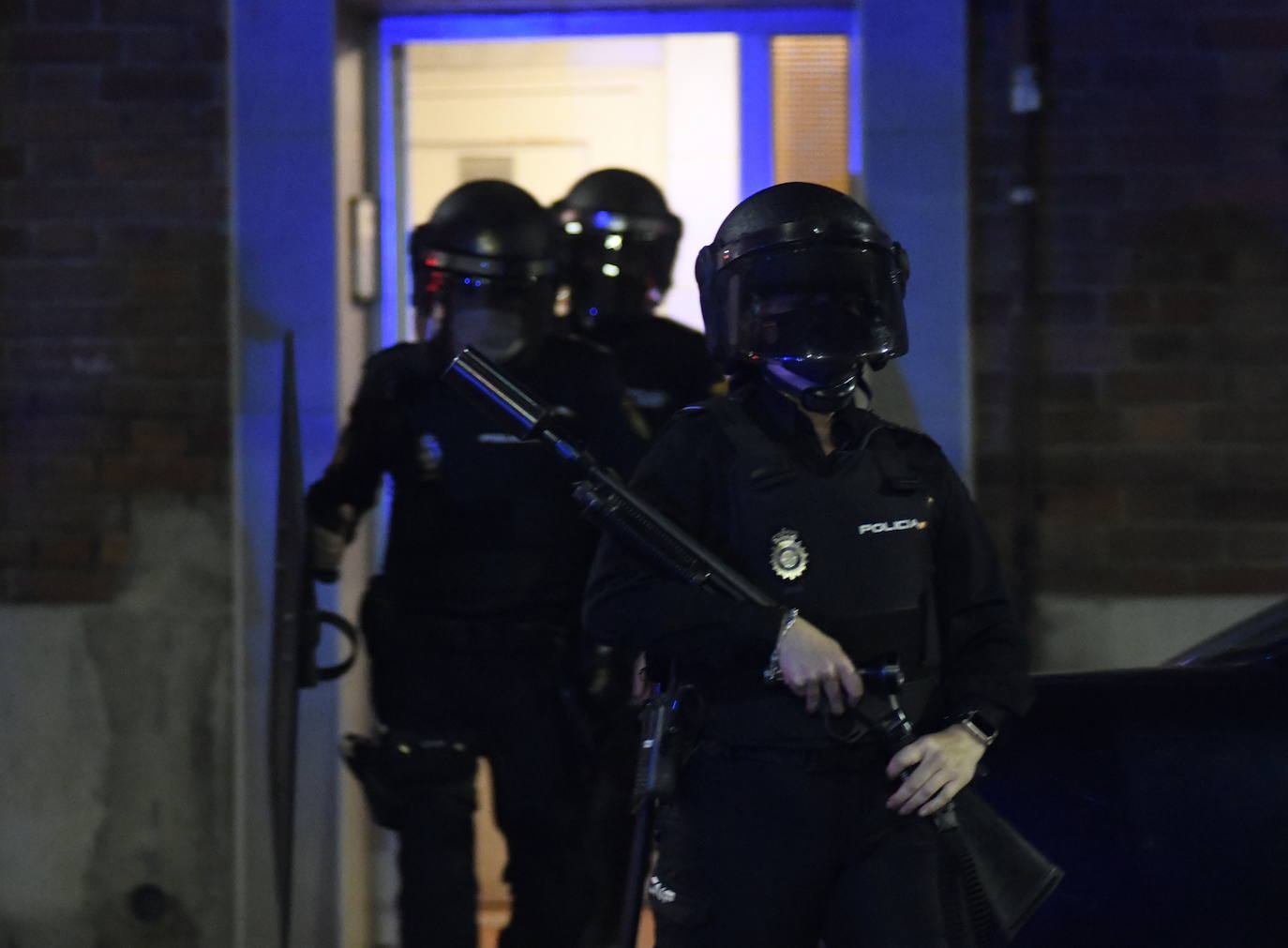 Fotos Un Guardia Civil Retirado Se Atrinchera En Su Vivienda De