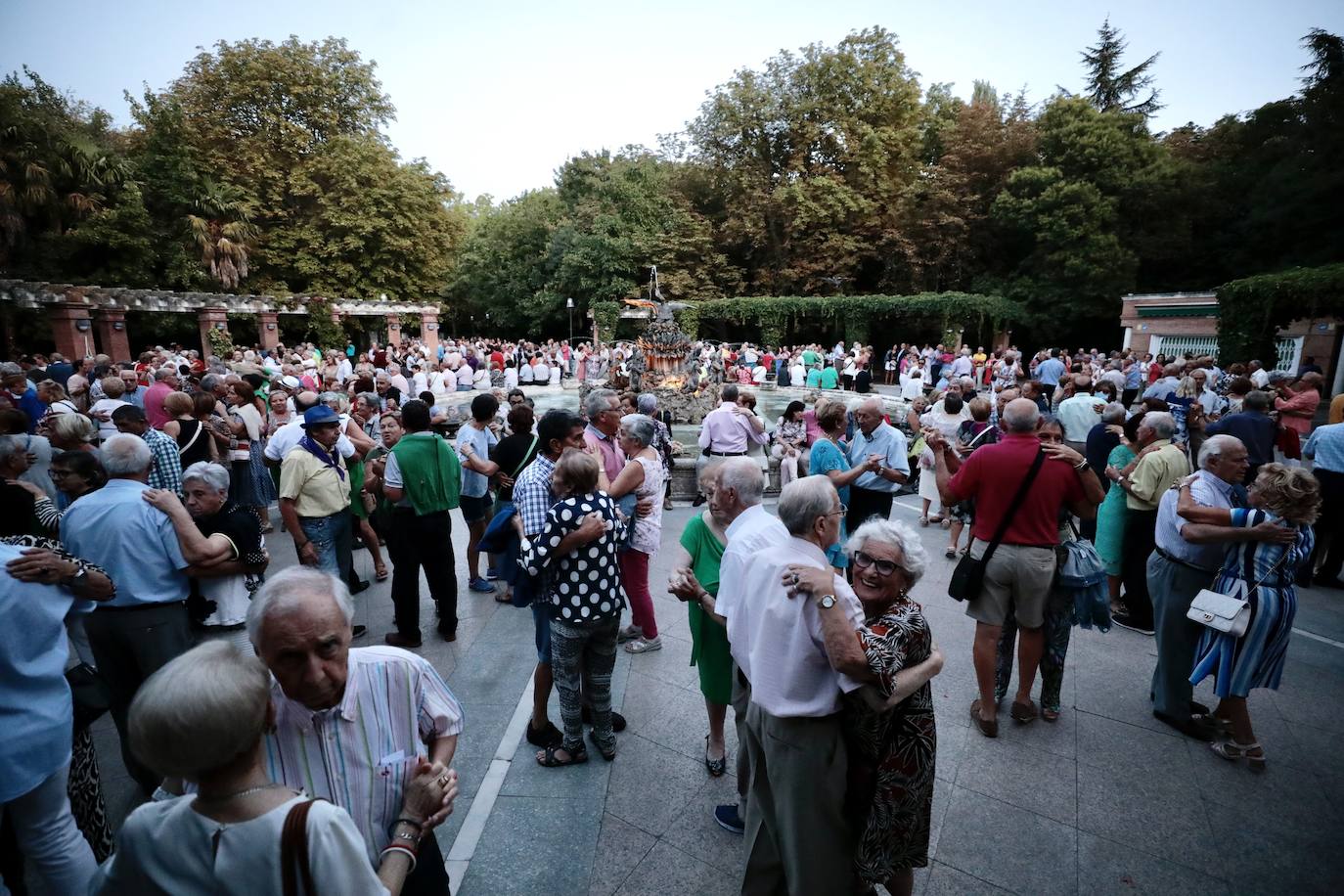 Fotos Verbena en la pérgola del Campo Grande de Valladolid El Norte