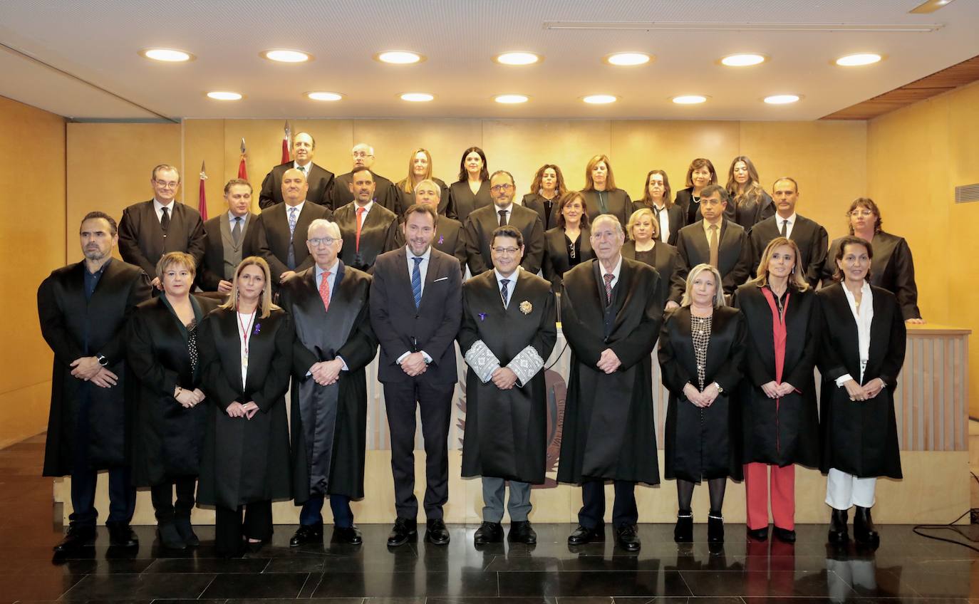 Fotos: El Colegio de Abogados de Valladolid entrega sus insignias | El ...